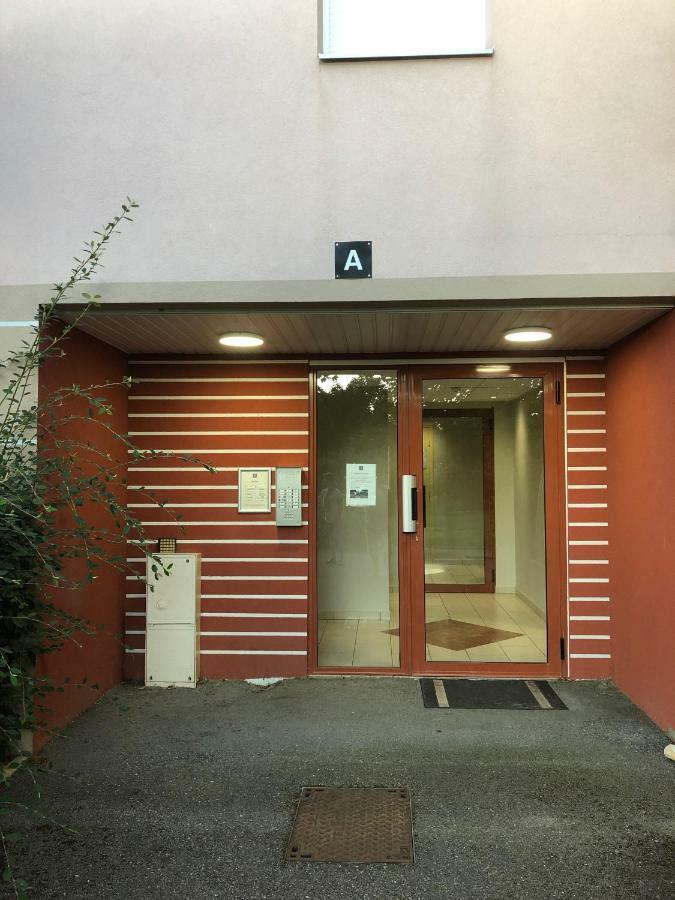 Appartement Au Milieu Des Lacs, Au Bord Du Guiers Aoste Luaran gambar